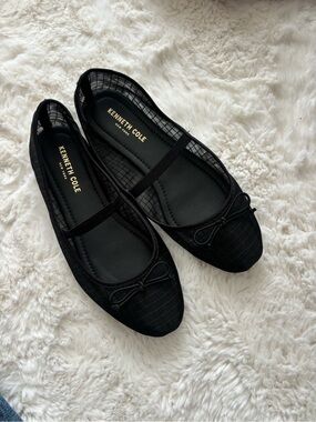 Kenneth Cole mesh Black Ballet Flats with Strap